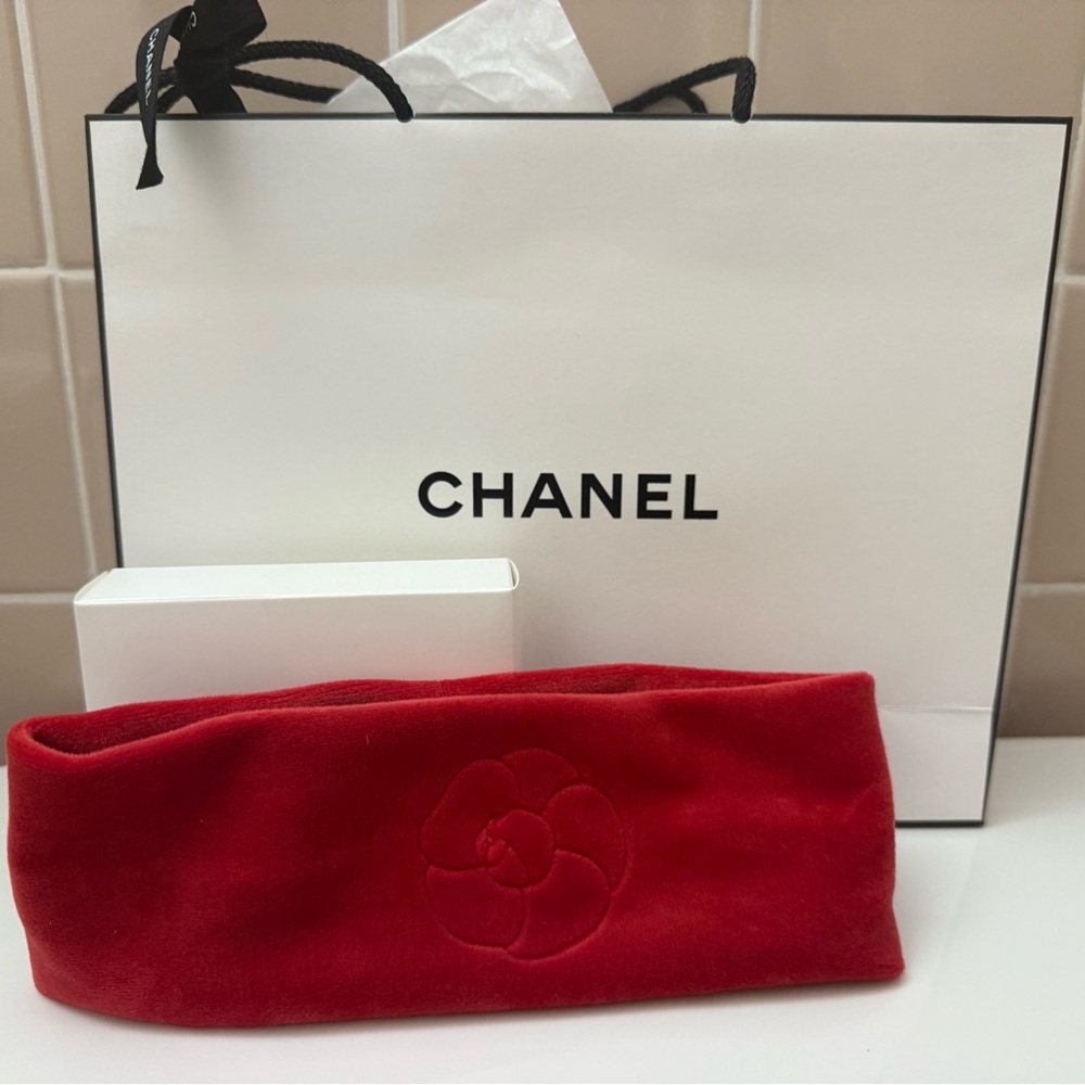 Chanel Headband / Ear warmers / red with Camelia detail / New with Chanel bag
